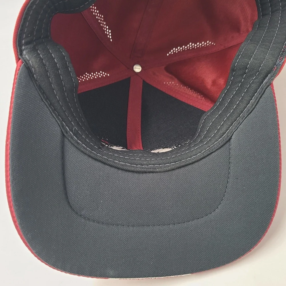 Arkansas Razorbacks Hat Fitted One‎ Size Nike Red White NCAA Classic99 Dri-Fit